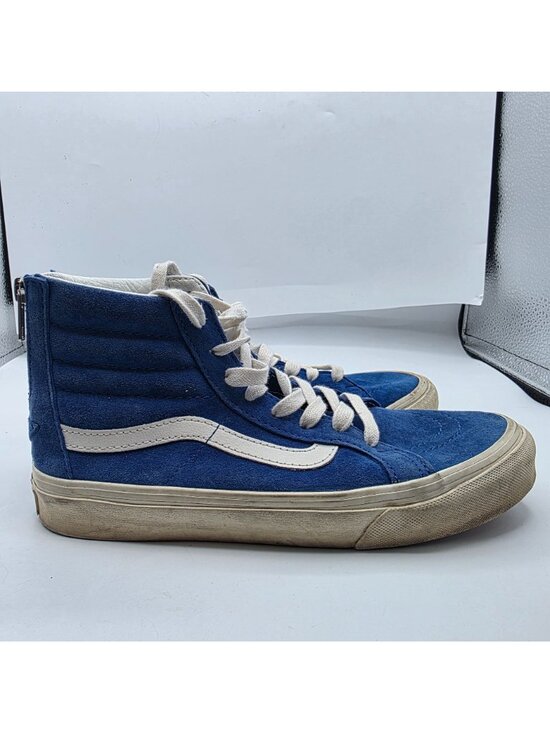Athletic_Shoes